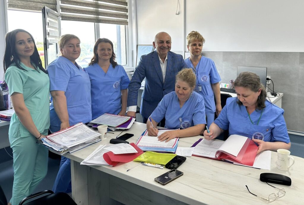 (FOTO) Proteze totale de genunchi, în premieră la Buzău. Consorțiul medical bifează primele roade 5 consorțiu medical Spitalul Județean Buzău Spitalul Universitar București, dr. Cătălin Cîrstoiu, proteze totale geninchi premieră spital Buzău