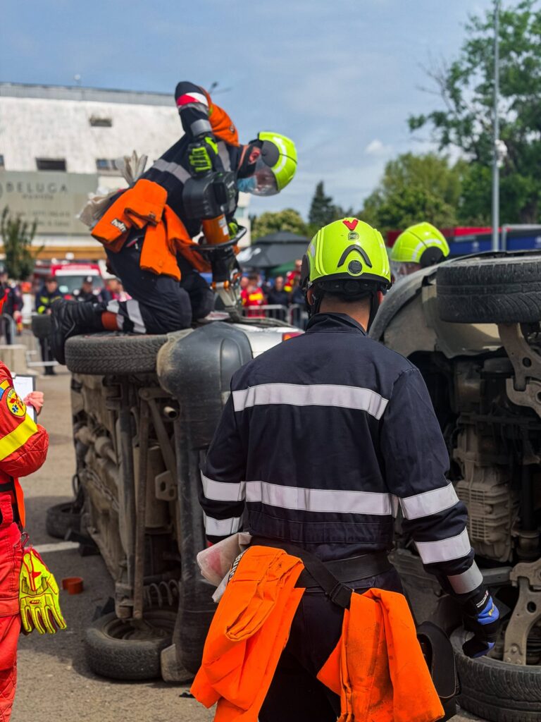 salvatori ISU Buzău competiție prim ajutor descarcerare