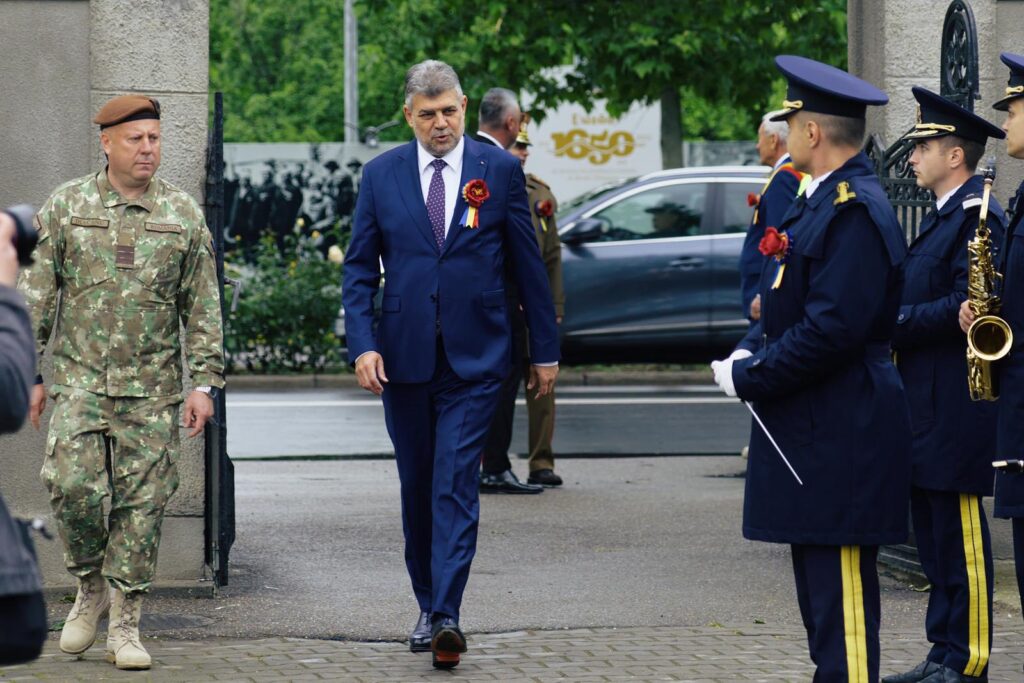 Ceremonia de Ziua Eroilor, încheiată cu defilarea militarilor buzoieni 5 ceremonie Ziua Eroilor Buzău 2026 Domul Central, defilare Calea Eroilor