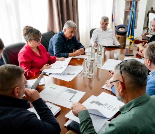Ședință de monitorizare a proiectelor, la Consiliul Județean. Marcel Ciolacu: Urmărim atent fiecare investiție