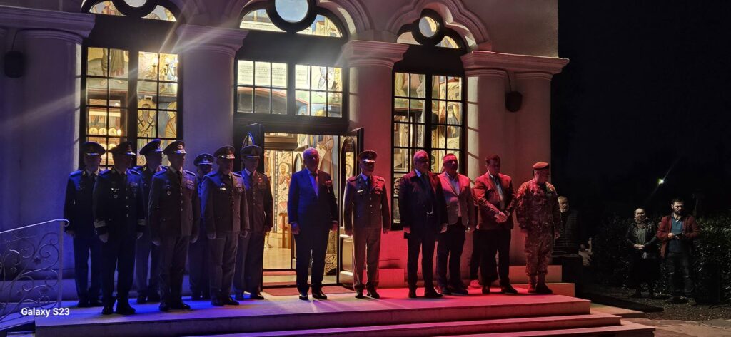 candele aprinse morminte eroi Buzău, candele Cimitirul Eroilor Buzău