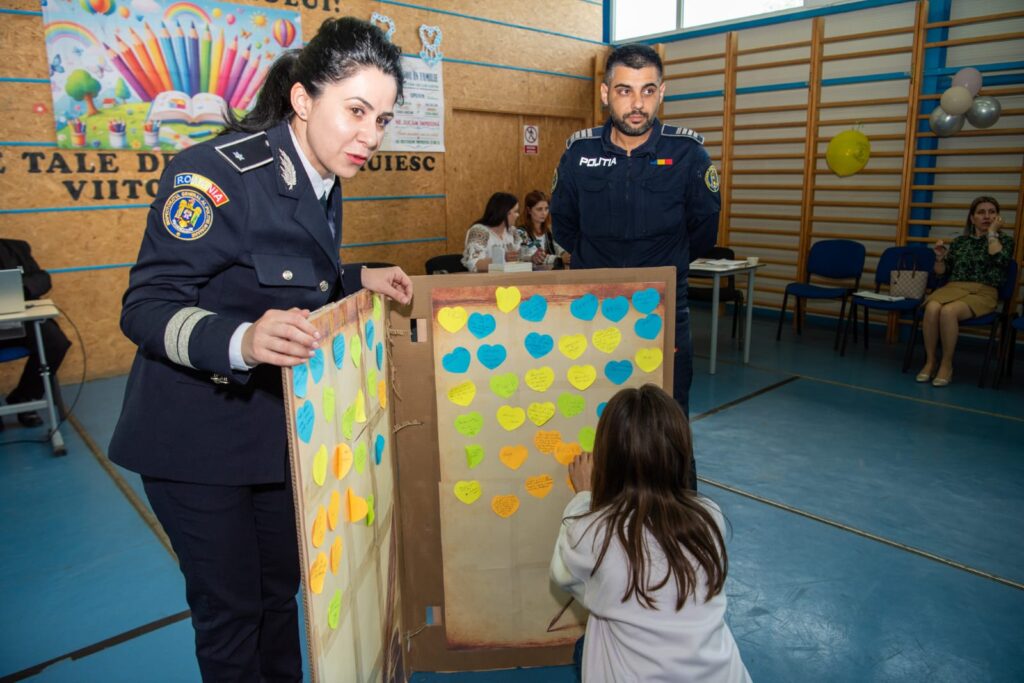 (FOTO) Activități preventive, de Ziua Internațională a Familiei 1 Ziua Internațională a Familiei acțiuni preventive Poliție Buzău