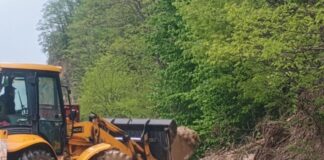 (FOTO) DN 10. Zona Siriu. Aluviuni de pe versanți