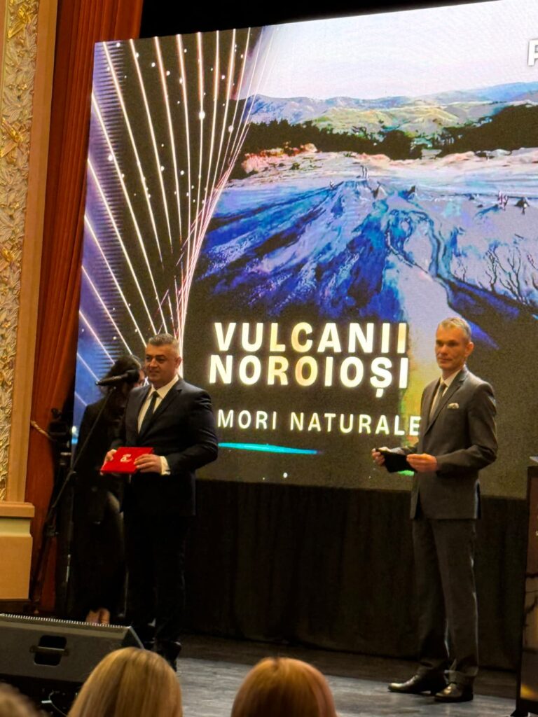 (FOTO) Vulcanii Noroioși, locul 3 la Gala Destinația Anului 2026 1 Consiliul Județean Buzău, Vulcanii Noroioși premiu Destinația Anului 2026