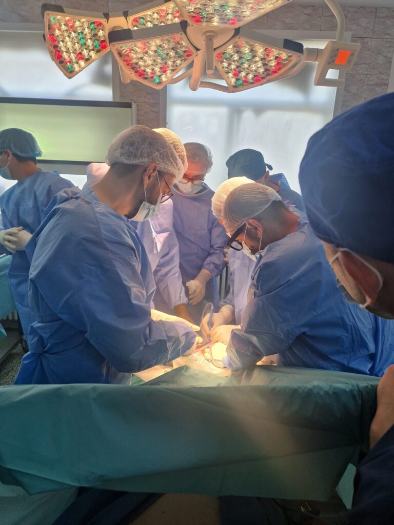 premieră medicală Buzău proteze totale de genunchi