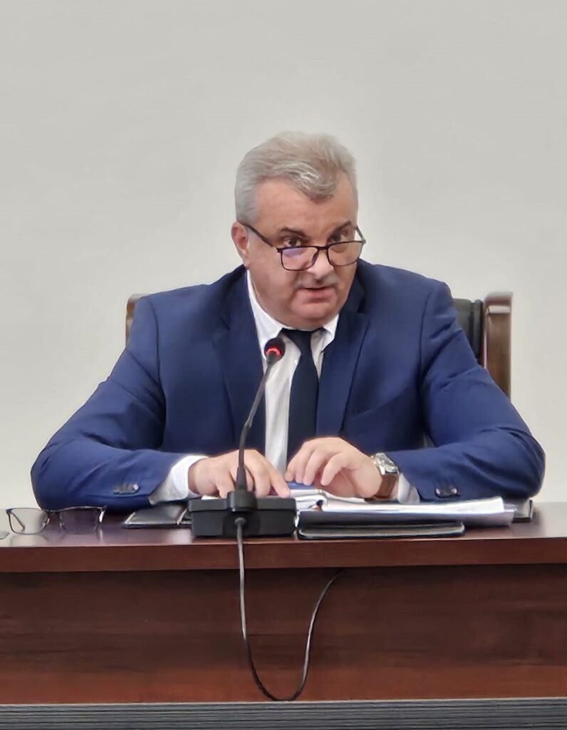 Prefectul Dimian, ședință cu primarii. Analiza proiectelor prin PNRR 3 prefect de Buzău Leonard Dimian, prefect ședință primari proiecte PNRR, ședință prefect Buzău proiecte PNRR