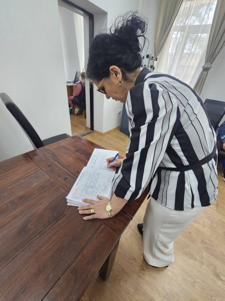 (FOTO) BRĂDEANU. Primărița: Lucrăm pentru a îmbunătăți serviciile oferite fiecărui cetățean 2 activitate Primăria Brădeanu