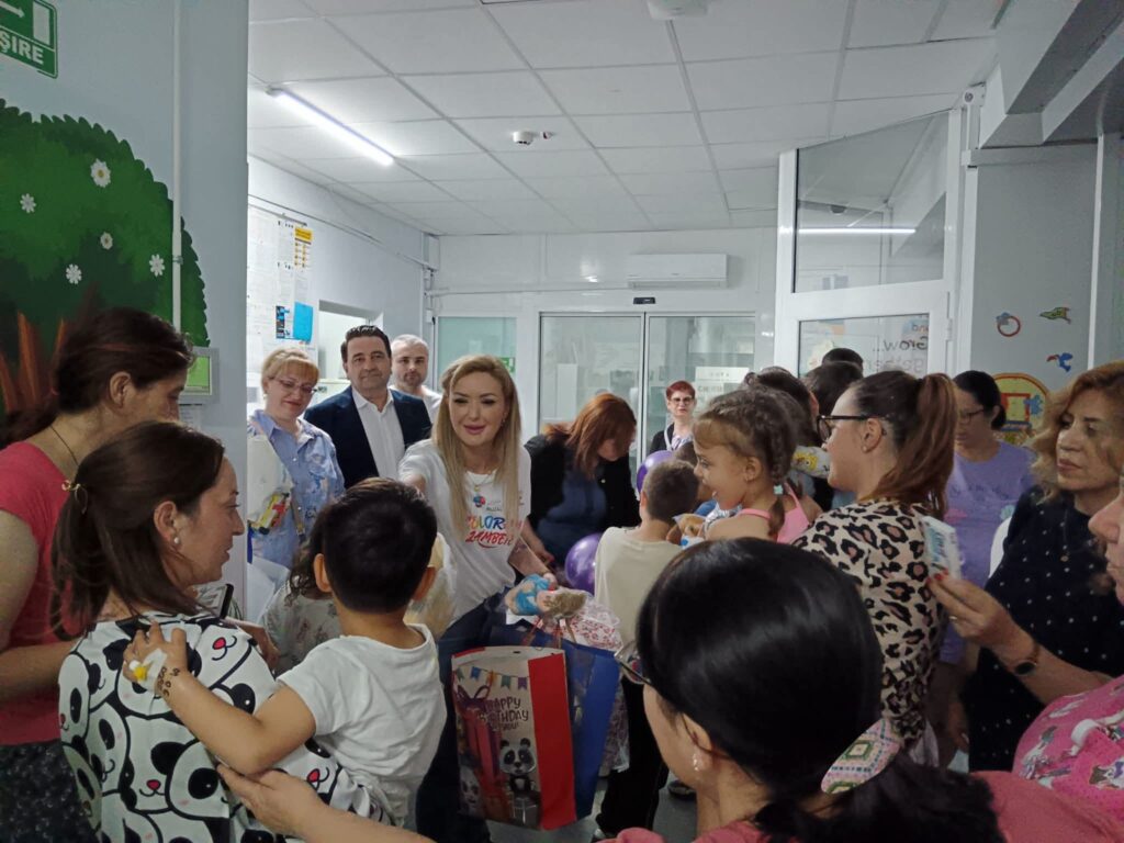 (FOTO) Cadouri pentru copiii internați la Spitalul Județean 4 cadouri copii spital Buzău