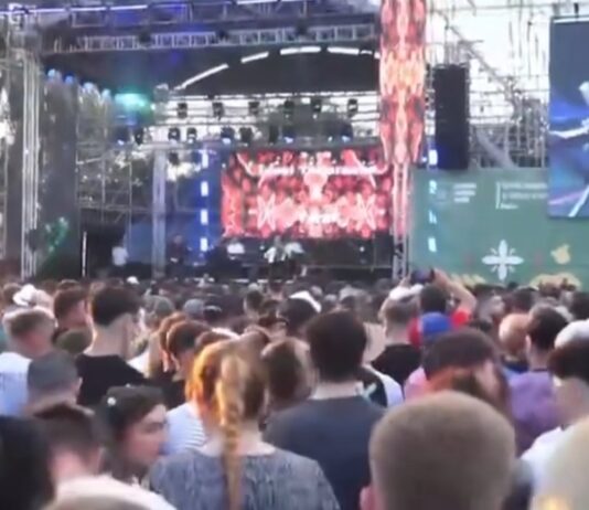 (VIDEO) Aproape 30.000 de spectatori, în ultima seară de Drăgaică