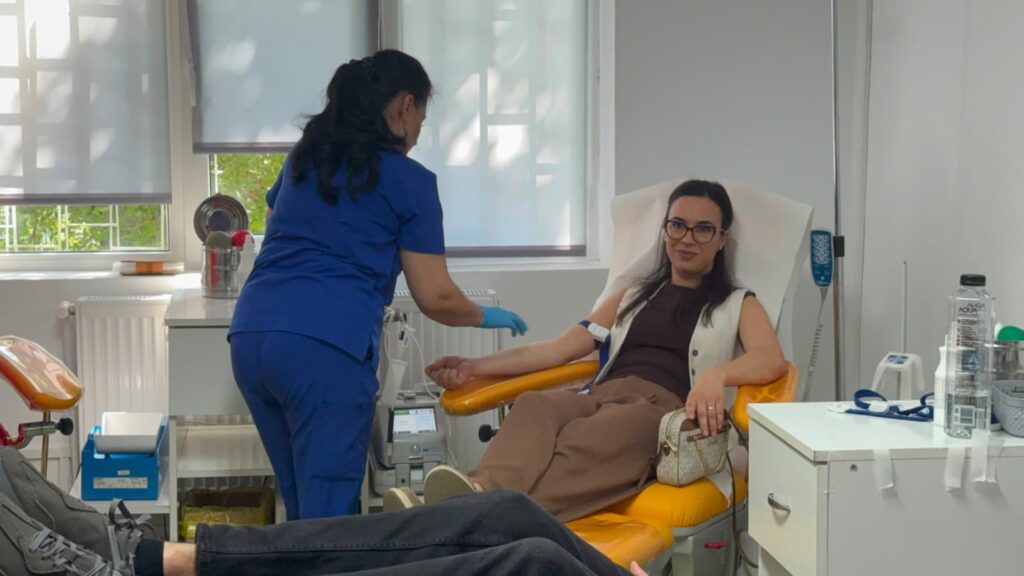(VIDEO) Zeci de polițiști buzoieni, donatori de sânge. Campanie inițiată de Crucea Roșie Buzău 4 polițiști buzoieni donatori de sânge, Ziua Mondială a Donatorului de Sânge