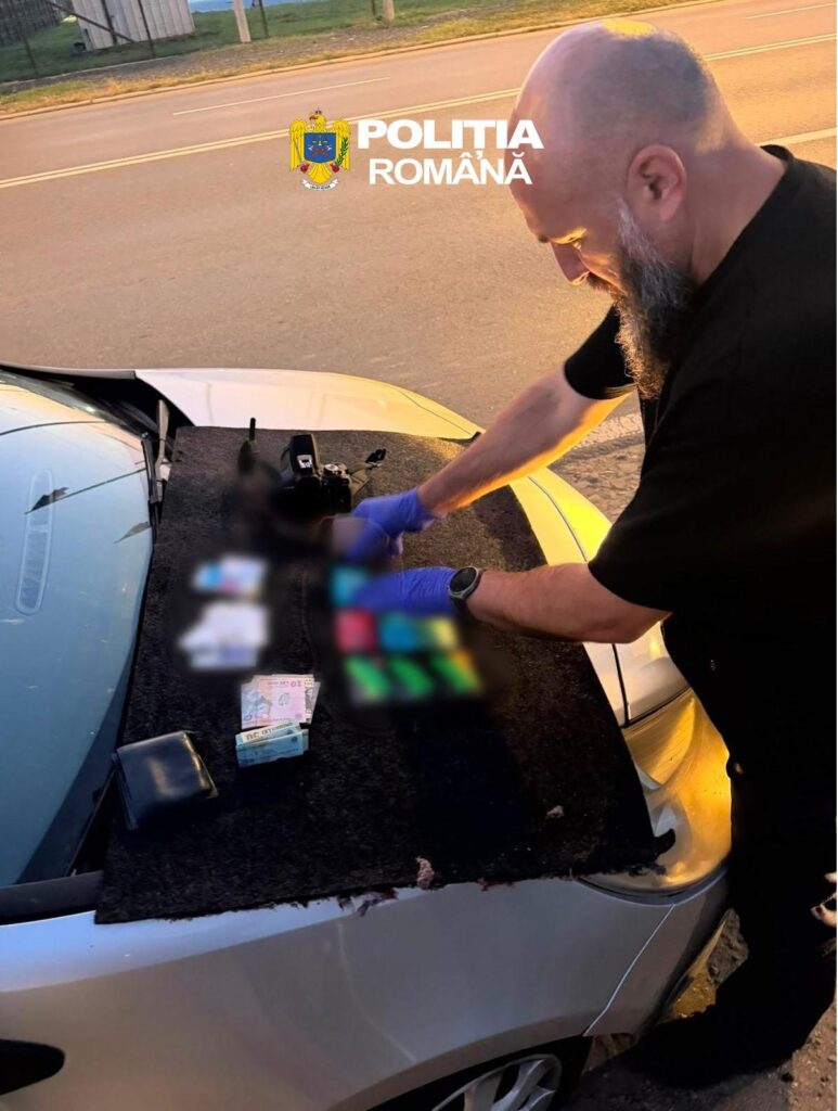 (VIDEO) Mașină confiscată, bărbat reținut. Ce au găsit polițiștii în autoturismul oprit în trafic 1 armă letală neautorizată, mașină confiscată pistol letal Buzău