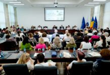 (FOTO) Peste 100 de seniori buzoieni, la o dezbatere despre îmbătrânirea populației