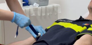 (VIDEO) Zeci de polițiști buzoieni, donatori de sânge. Campanie inițiată de Crucea Roșie Buzău