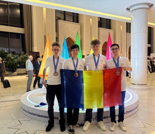 (FOTO) Doi elevi de la Hasdeu, medalii internaționale de aur și bronz! Felicitări, Matei și Ștefan!