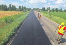 Asfaltări pe DN 1B, la Istrița de Jos
