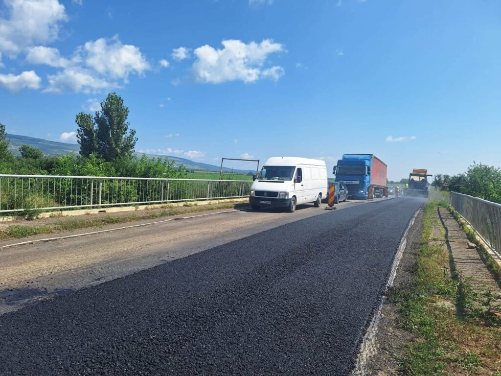 Asfaltări pe DN 1B, la Istrița de Jos 1 asfaltăr DRDP Buzău, asfaltări DN 1B Istrița de Jos