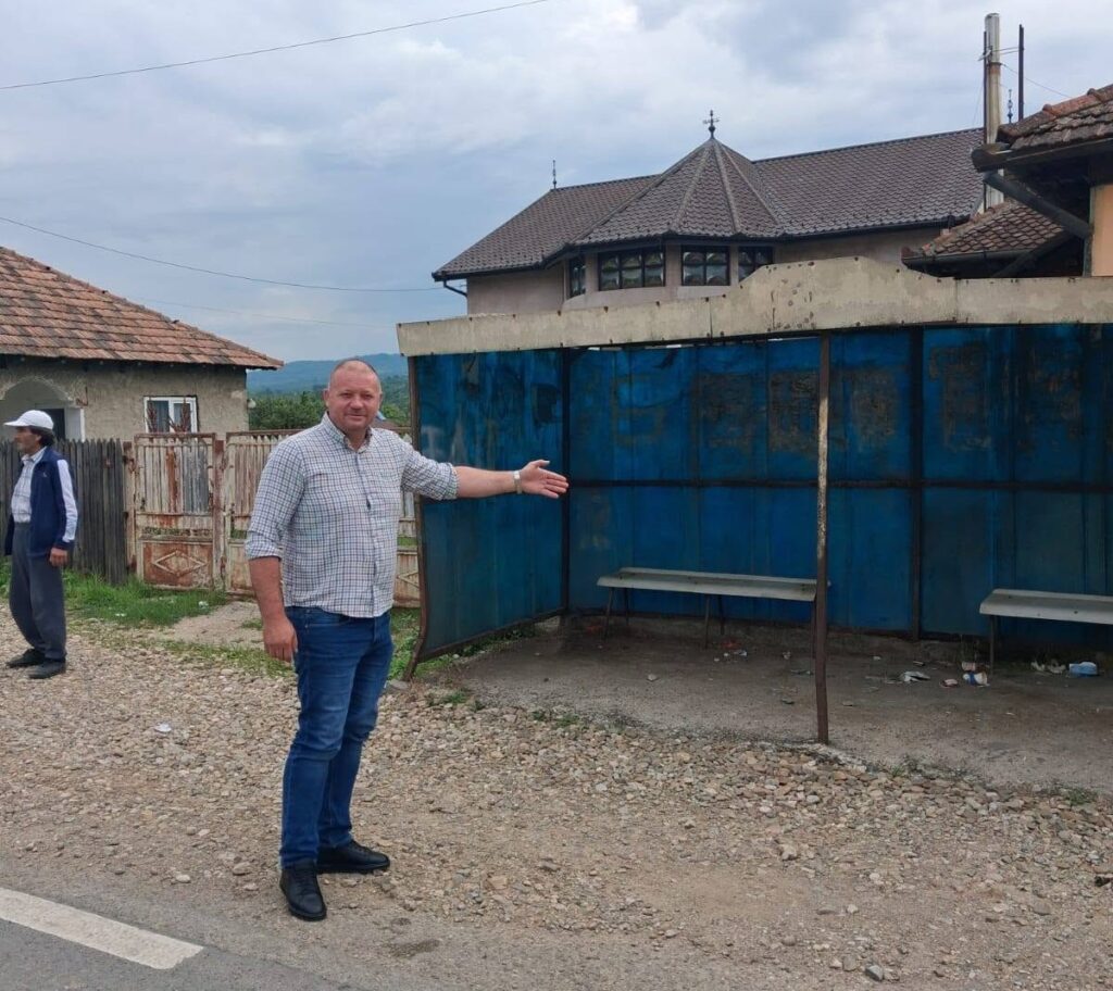 Primăria Cislău, stații de autobuz modernizate Cislău