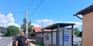 (FOTO) CISLĂU. Stațiile de autobuz, modernizate de Primărie