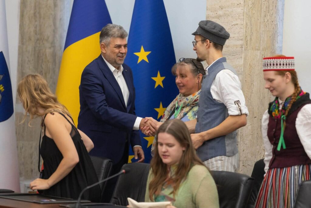 A început Festivalul Internațional de Folclor ,,Plaiurile Mioriței" 4 Festivalul Internațional de Folclor „Plaiurile Mioriței”