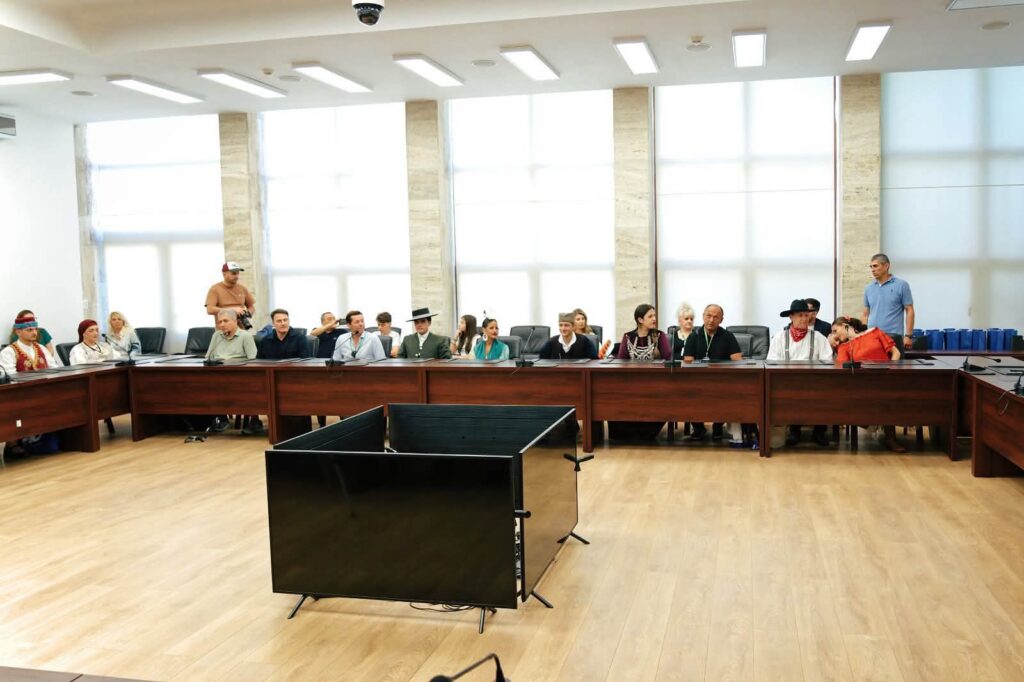 A început Festivalul Internațional de Folclor ,,Plaiurile Mioriței" 1 Festivalul Internațional de Folclor „Plaiurile Mioriței”
