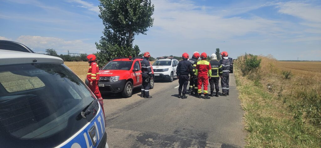 (UPDATE/VIDEO/FOTO) Cercetări la fața locului. Dronă căzută pe câmp, între Padina și Pogoanele. A fost doborâtă de un avion F-16 18 Ro Alert Buzău drone