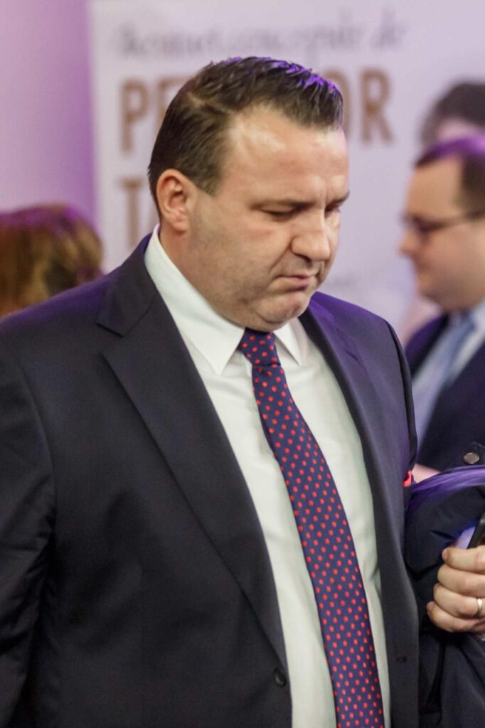 S-a pensionat "Faraonul", procurorul criminalist devenit spaima infractorilor 2 pensionare procuror Valerică Văsîi Buzău