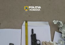 (FOTO) Pistol ascuns de un tânăr buzoian, găsit de polițiști. Descinderi cu mascații