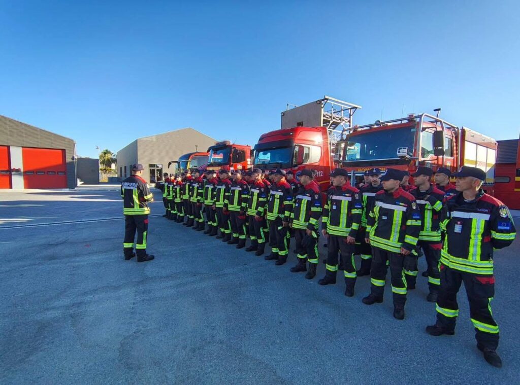 (FOTO) Șase pompieri buzoieni, trimiși în misiune în Grecia 1 ISU Buzău, pompieri buzoieni misiune stingere incendii Grecia