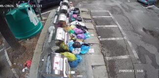 Avertisment. Nu mai lăsați deșeurile lângă platformele de gunoi! Ce amendă riscă cei prinși pe camerele de supraveghere