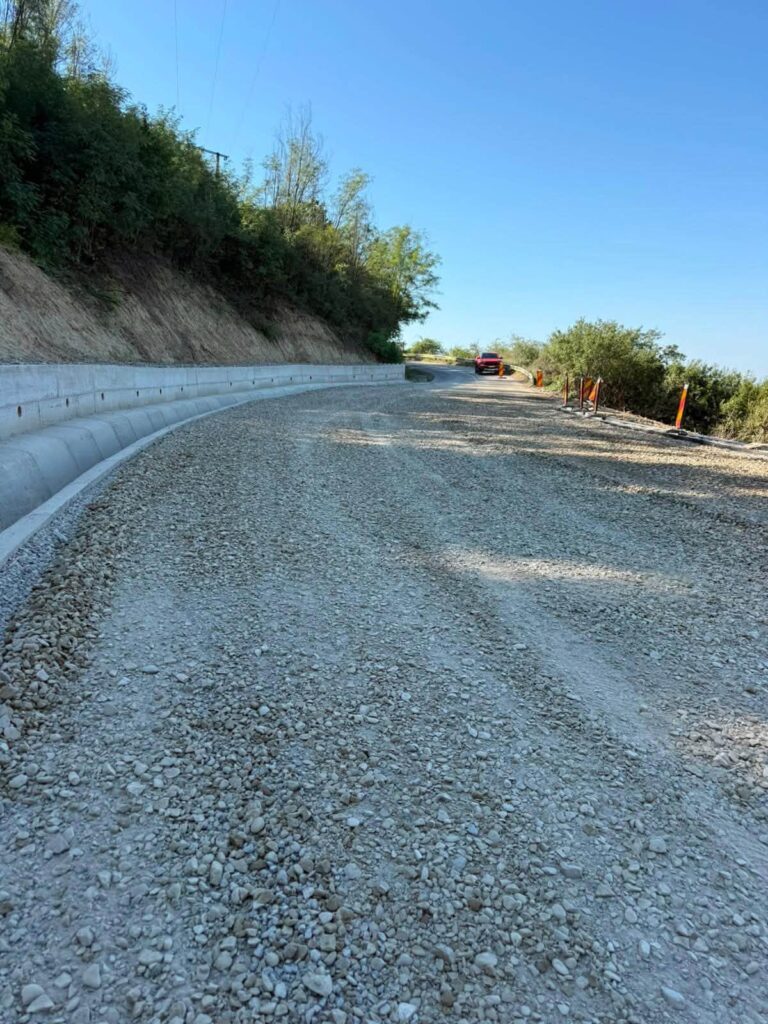 (FOTO) Marcel Ciolacu: În maximum o lună, drumul va putea fi redat circulației 1 mesaj Marcel Ciolacu refacere drumuri județene calamități Buzău, refacre DJ 215 A Blăjani