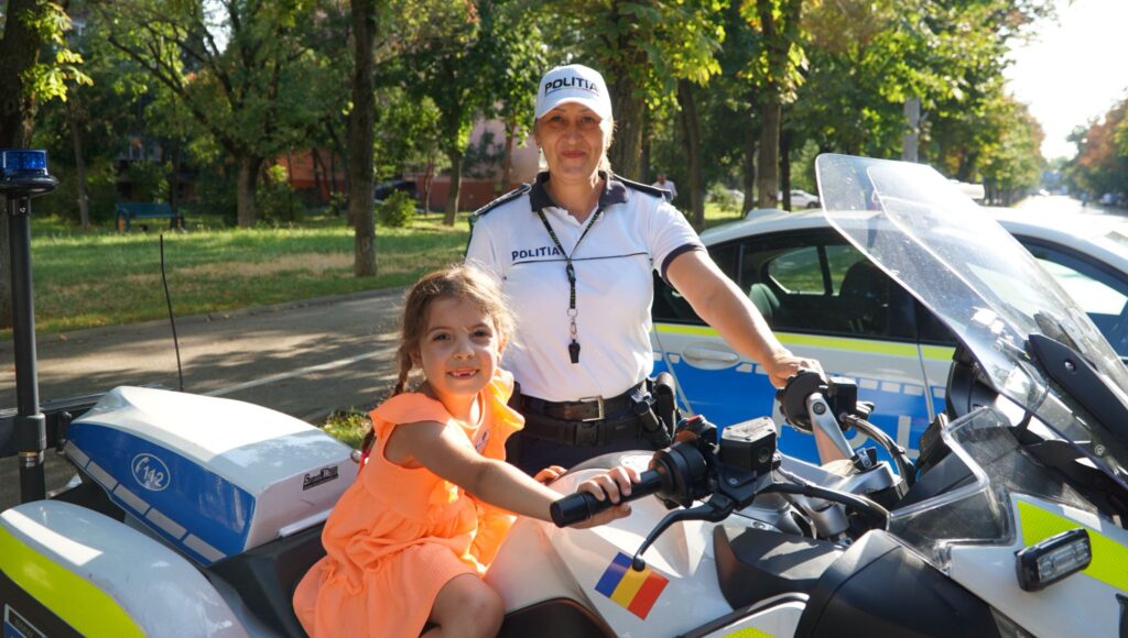 (FOTO) Bulevardul Bălcescu, animat de copii, polițiști și voluntari de la Crucea Roșie 6 acțiune preventivă Bulevardul Bălcescu