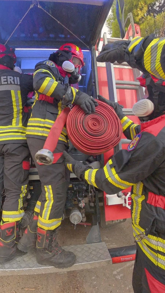 (FOTO) Șase pompieri buzoieni, trimiși în misiune în Grecia 8 ISU Buzău, pompieri buzoieni misiune stingere incendii Grecia