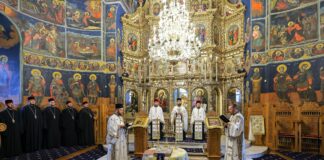 (FOTO) Noul an bisericesc, la Catedrala Voievodală „Adormirea Maicii Domnului” din Buzău