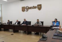 (FOTO) Pregătiri pentru nou an școlar. Mesajul transmis de prefectul Dimian. Cine a reprezentat ISJ la ședință
