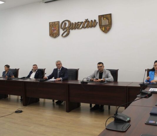 (FOTO) Pregătiri pentru nou an școlar. Mesajul transmis de prefectul Dimian. Cine a reprezentat ISJ la ședință