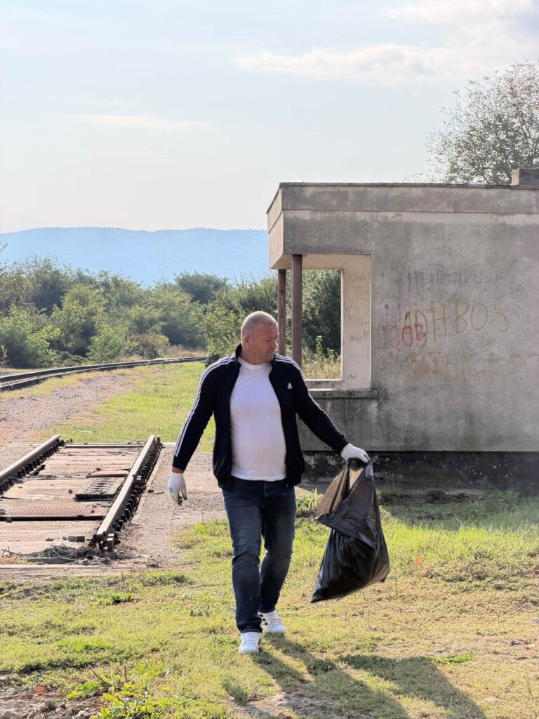 (FOTO) CISLĂU. Au strâns zeci de saci cu gunoaie. Primar: Ați ales să vă pese! 5 acțiune curățenie Cislău, anunț Primăria Cislău, curățenie Cislău, Let s do it România Buzău acțiune de ecologizare, saci gunoi