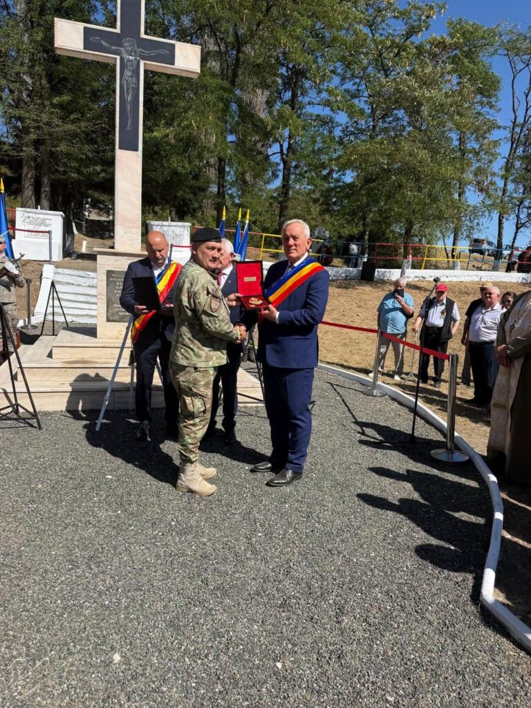 (FOTO) Primarul Toma, la Sibiu. Omagiu pentru peste 1000 de buzoieni căzuți în Primul Război Mondial 2 ceremonie Sibiu omagiu eroi români, omagiu Regimentul 48 Infanterie Buzău