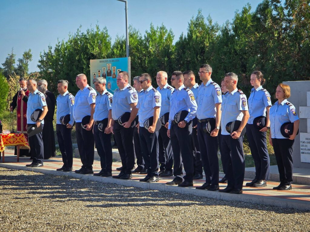(Galerie FOTO) COMEMORARE. ISU Buzău: Pentru noi, Mihăilești rămâne un loc de doliu 2 comemorare eroi pompieri Mihăilești