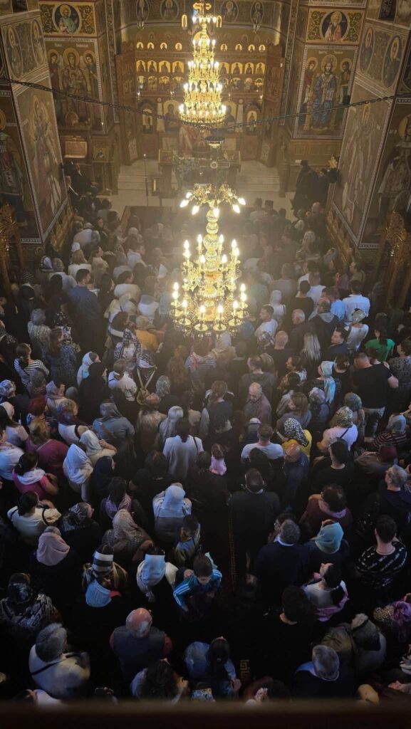 moaște Sf. Ierarh Nicolae Buzău biserica Sf. Cuv. Parascheva, slujba Vecerniei IPS Ciprian