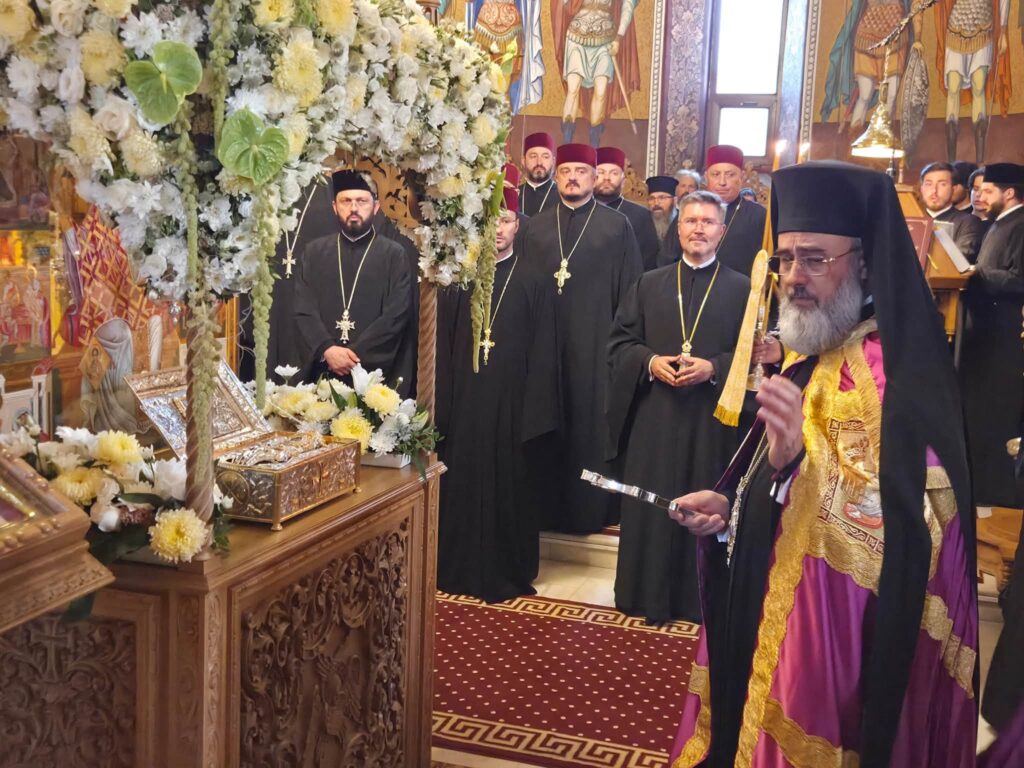 moaște Sf. Ierarh Nicolae Buzău biserica Sf. Cuv. Parascheva, slujba Vecerniei IPS Ciprian