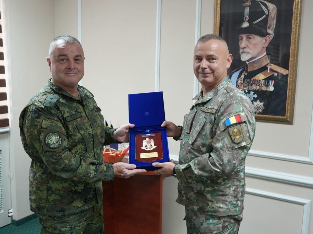 (FOTO) Comandantul Forțelor Terestre din Bulgaria, vizită la Divizia 2 Infanterie "Getica" Buzău 2 Divizia 2 Infanterie Getica Buzău, vizită comandant Forțele Terestre Bulgaria Divizia 2 Buzău