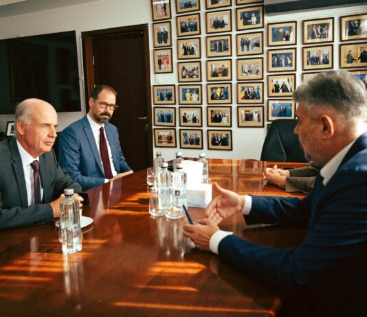 (FOTO) Ambasadorul Cehiei, Martin Kosatka, întâlnire cu Marcel Ciolacu. Oportunități de colaborare