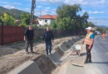 CISLĂU. S-a dat startul lucrărilor pentru realizarea șanțurilor din comună