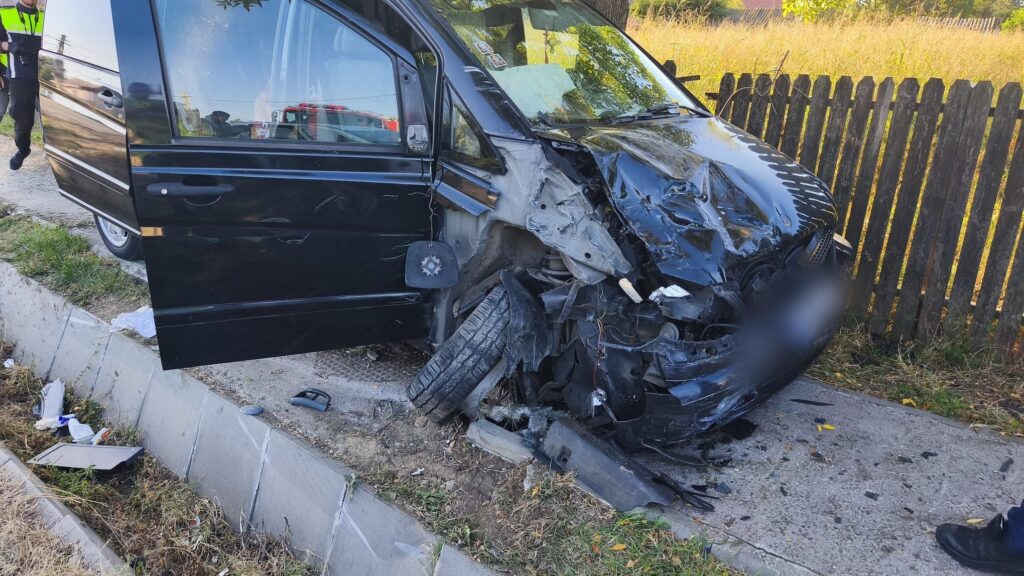 (UPDATE/FOTO) Patru răniți. Accident grav în C.A. Rosetti 1 accident C.A. Rosetti răniți