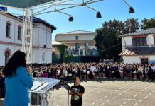 (FOTO) Festivitate la HASDEU. Prefectul și noua șefă a educației buzoiene, prezenți la eveniment