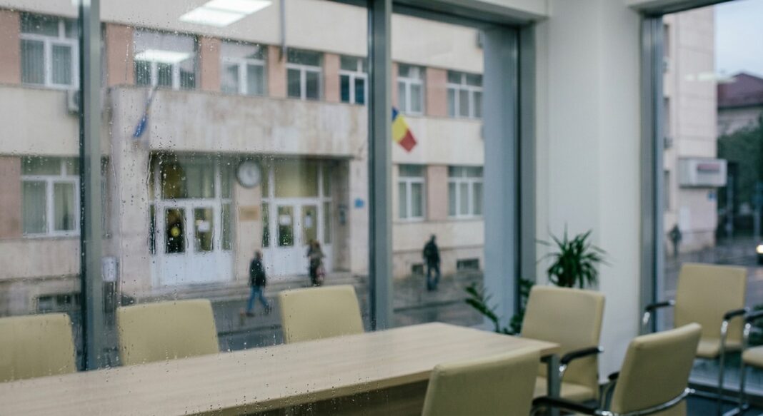 schimbare directori