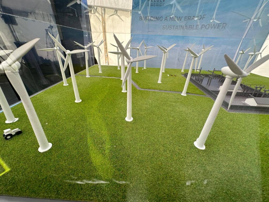 (VIDEO) INAUGURARE. VIFOR, cel mai mare parc eolian din țară. Marcel Ciolacu: Aduce venituri consistente la bugetele locale și noi oportunități de dezvoltare 4 30 turbine parc eolian Buzău, inaugurare Parc Eolian Vifor Buzău