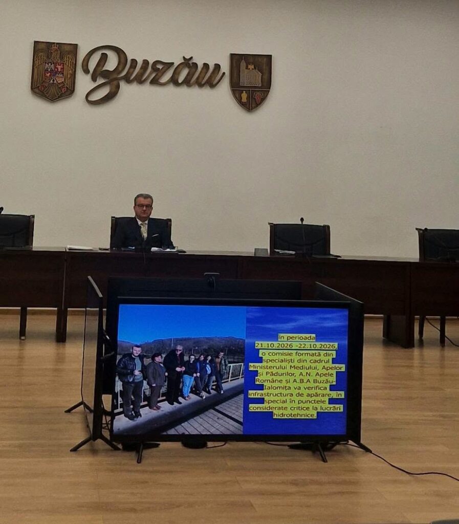 (FOTO) Prefectul Dimian a convocat Comitetul pentru Situații de Urgență. Pregătiri pentru sezonul de iarnă 3 prefect Leonard Dimian ședință CJSU Buzău, pregătiri sezon iarnă ședință CJSU Buzău