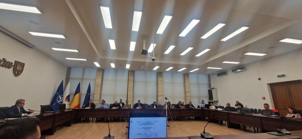 (FOTO) Prefectul Dimian a convocat Comitetul pentru Situații de Urgență. Pregătiri pentru sezonul de iarnă 2 prefect Leonard Dimian ședință CJSU Buzău, pregătiri sezon iarnă ședință CJSU Buzău
