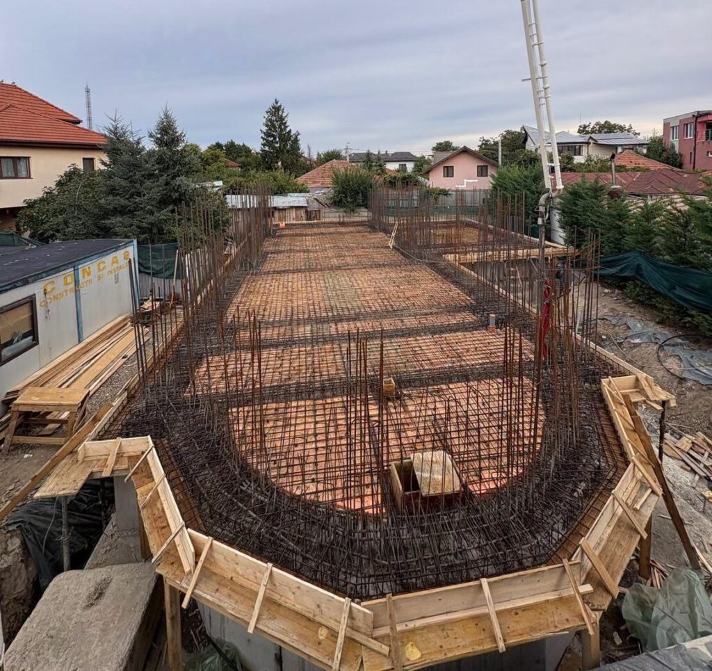 (FOTO) A fost pusă piatra de temelie pentru o biserică nouă în Buzău 5 biserică nouă Buzău 𝐒𝐟𝐚̂𝐧𝐭𝐮𝐥 𝐌𝐚𝐫𝐞 𝐌𝐮𝐜𝐞𝐧𝐢𝐜 𝐃𝐢𝐦𝐢𝐭𝐫𝐢𝐞, piatră de temelie biersică nouă strada Parâng Buzău, 𝐈𝐳𝐯𝐨𝐫𝐚̂𝐭𝐨𝐫𝐮𝐥 𝐝𝐞 𝐌𝐢𝐫
